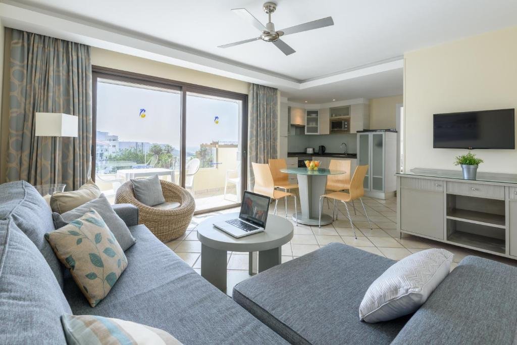 ☀️ Ona Pearly Grey: Eine Oase der Ruhe auf Teneriffa